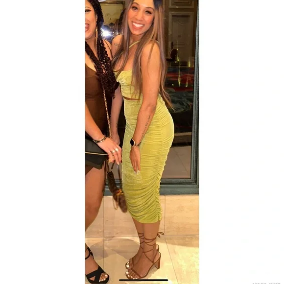 SheIn One Shoulder Crop Top & Ruched Pencil Skirt 4 - Picture 4 of 5